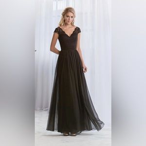 Gorgeous navy blue party dress by Belsoie. Perfect for a prom or wedding.